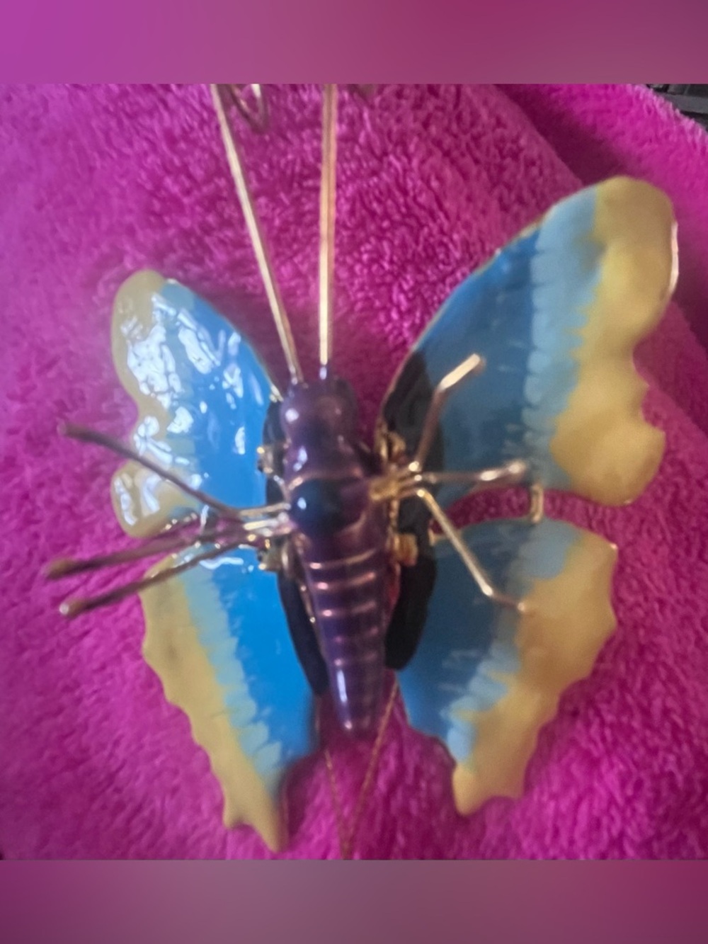 NEW Dolly Parton Hardback Book Includes BUTTERFLY ORNAMENT.🦋 - Picture 3 of 8